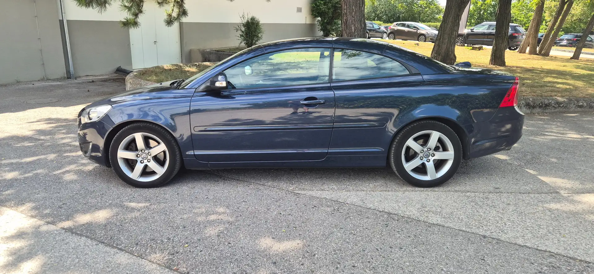 Volvo C70 D3 Summum Aut. Blau - 2