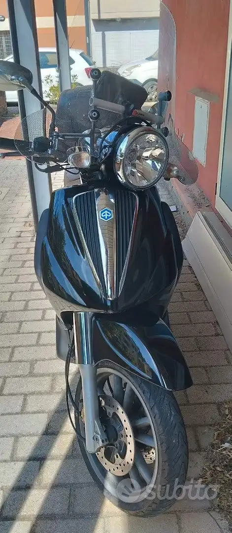 Piaggio Beverly 500 Cruiser Czarny - 1