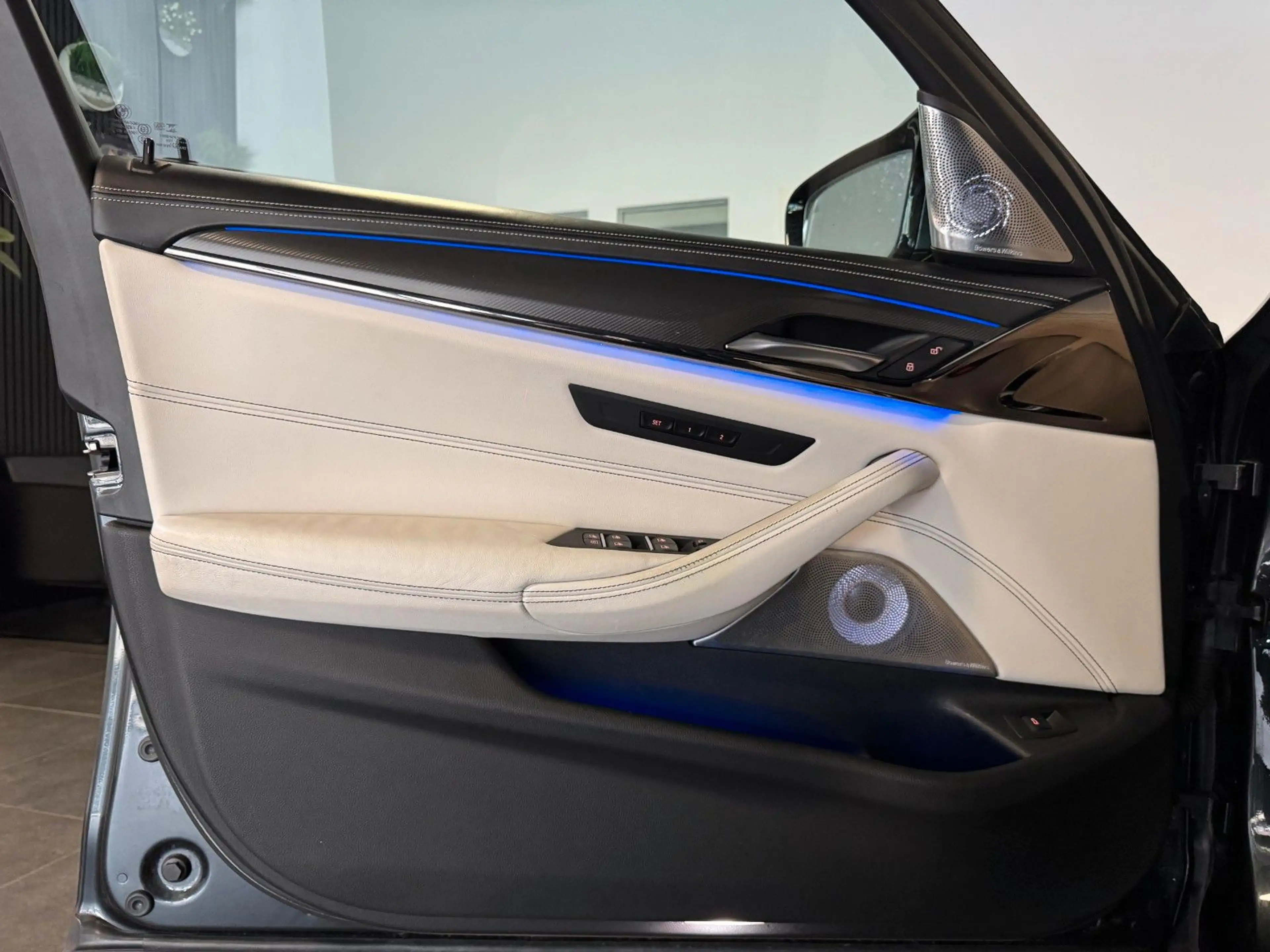 BMW M5 xDrive Lim. /Bowers&Wilkins+Weiße-Sitze+HUB — photo 11