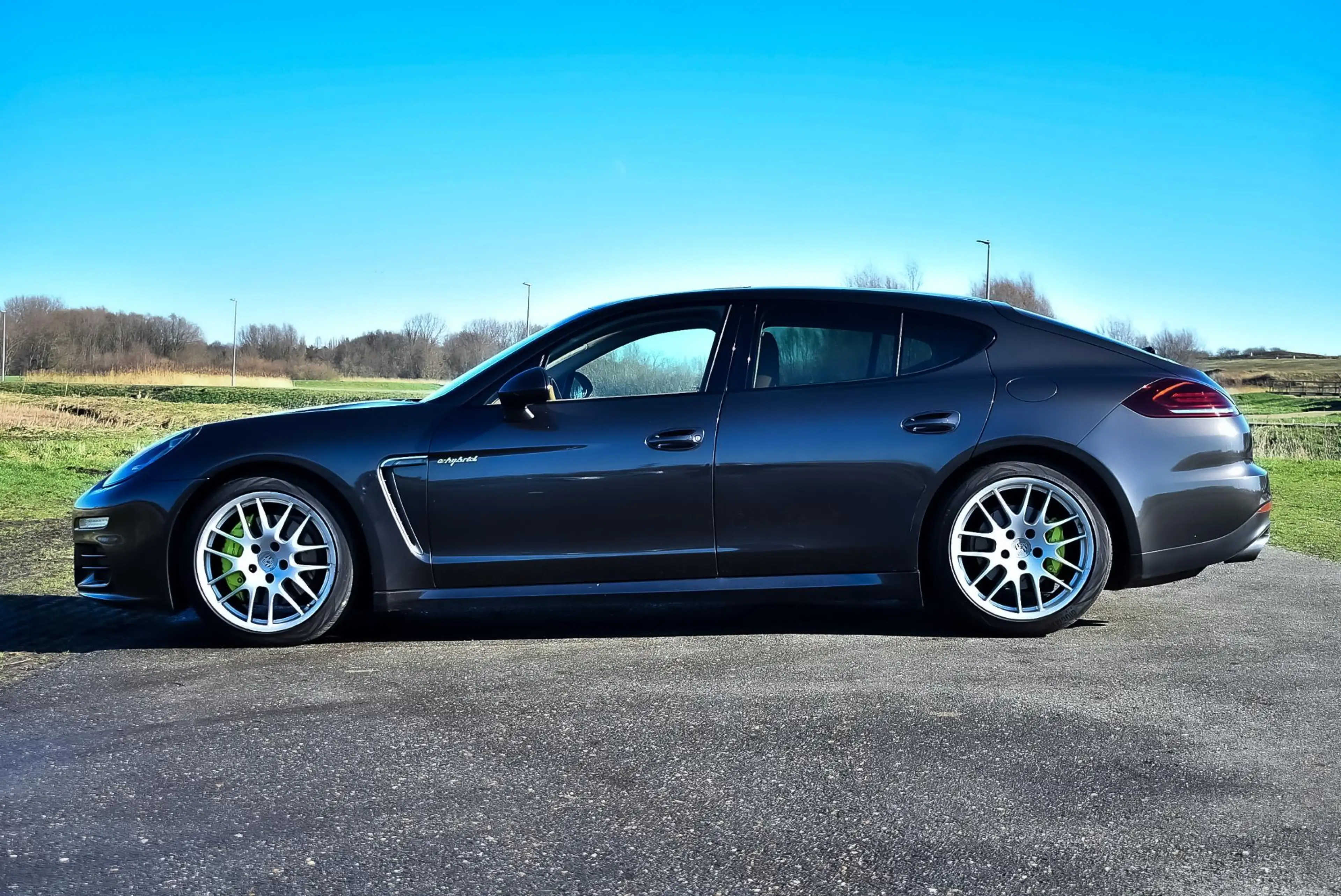 Porsche Panamera 3.0 S E-Hybrid € 26.000 in options — photo 14