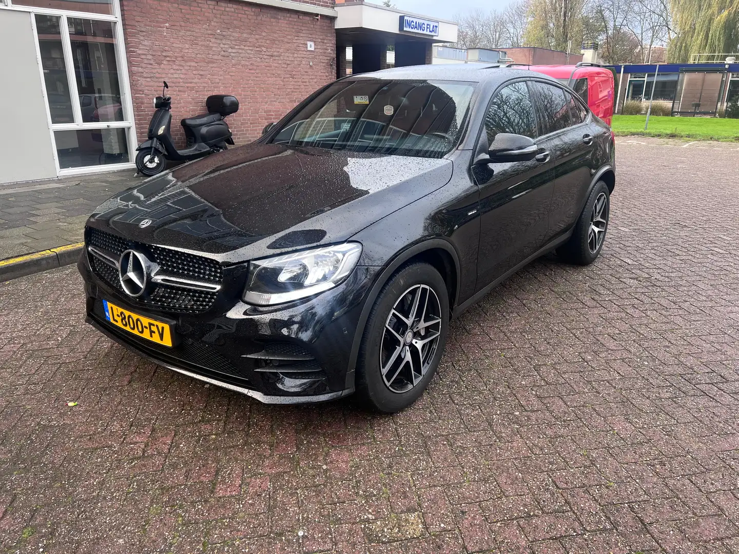 Mercedes-Benz GLC 250 Coupe 4Matic AMG PANO Camera Zwart - 1