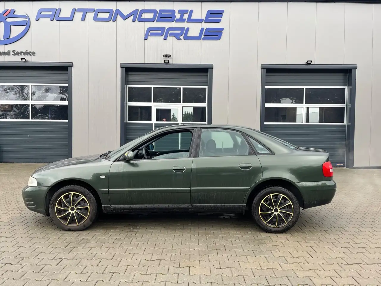 Audi A4 1.6, foto 6