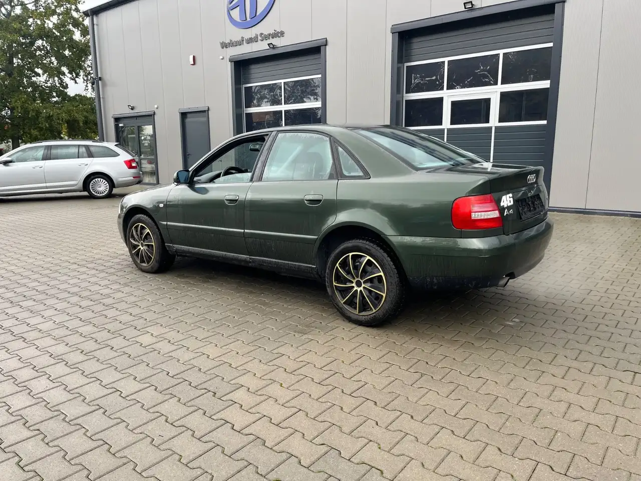 Audi A4 1.6, foto 4