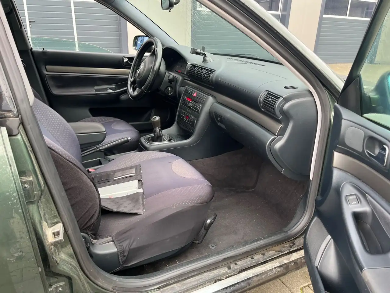 Audi A4 1.6, foto 12