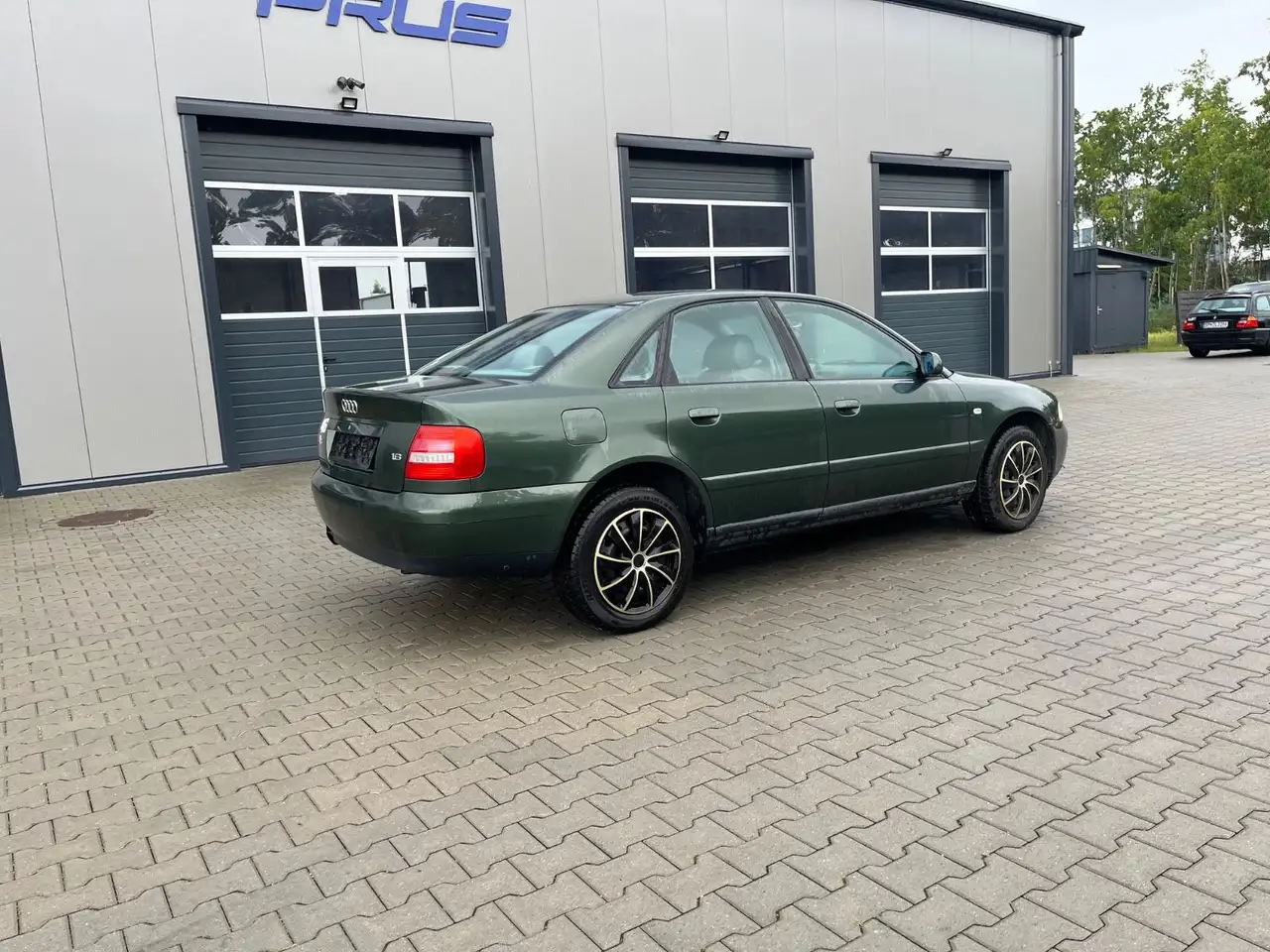 Audi A4 1.6, foto 10