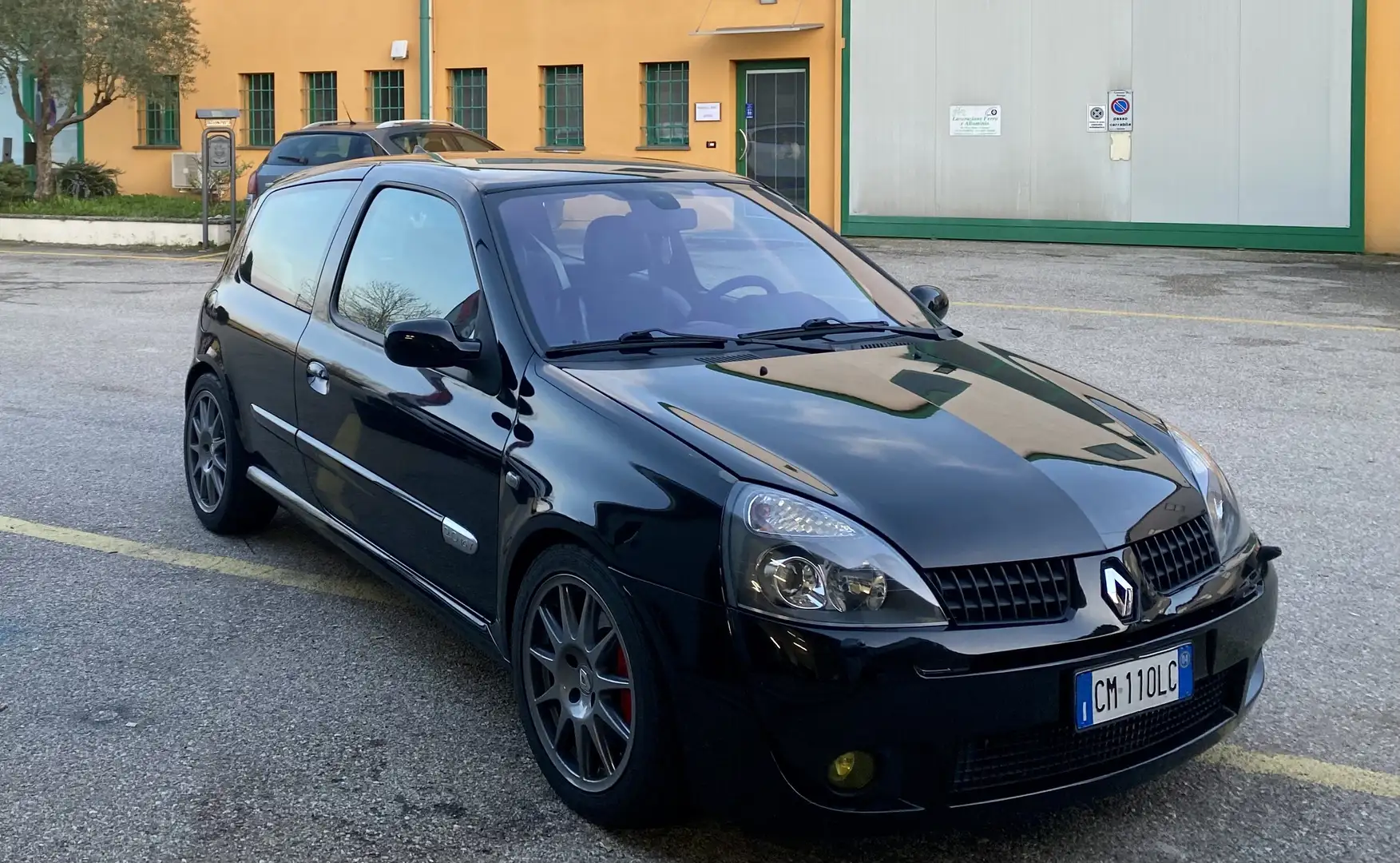 Renault Clio 3p 2.0 16v Sport 182cv - 1