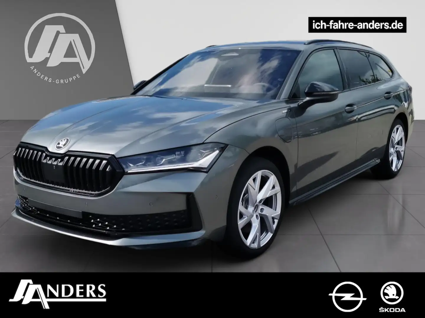 Skoda Superb Combi Sportline 1,5 TSI iV DSG +AHK+HUD Grijs - 1