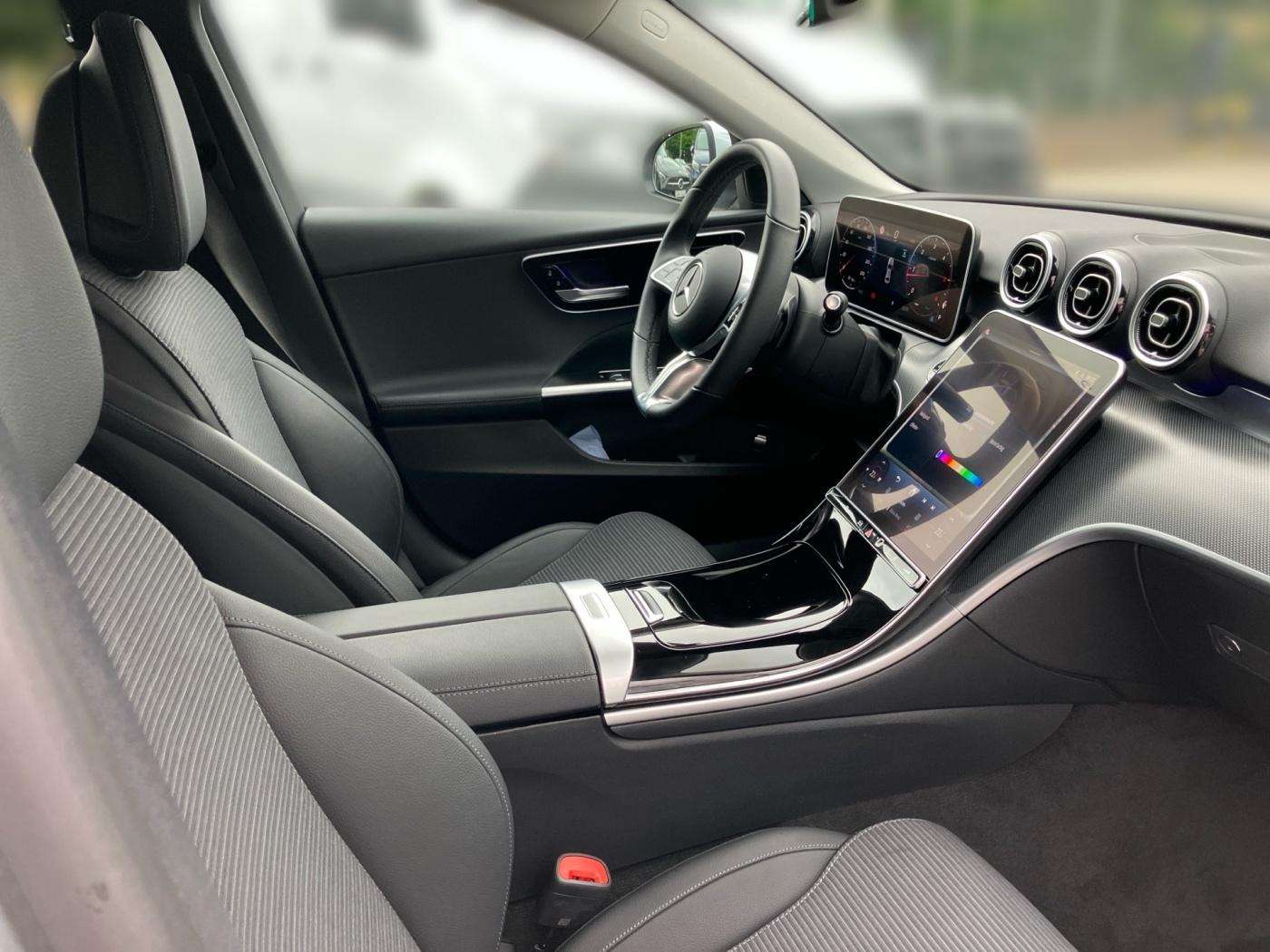 Mercedes-Benz C 220