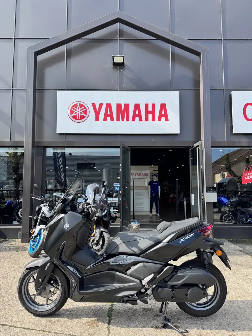 Yamaha X-Max 125 Black - 1