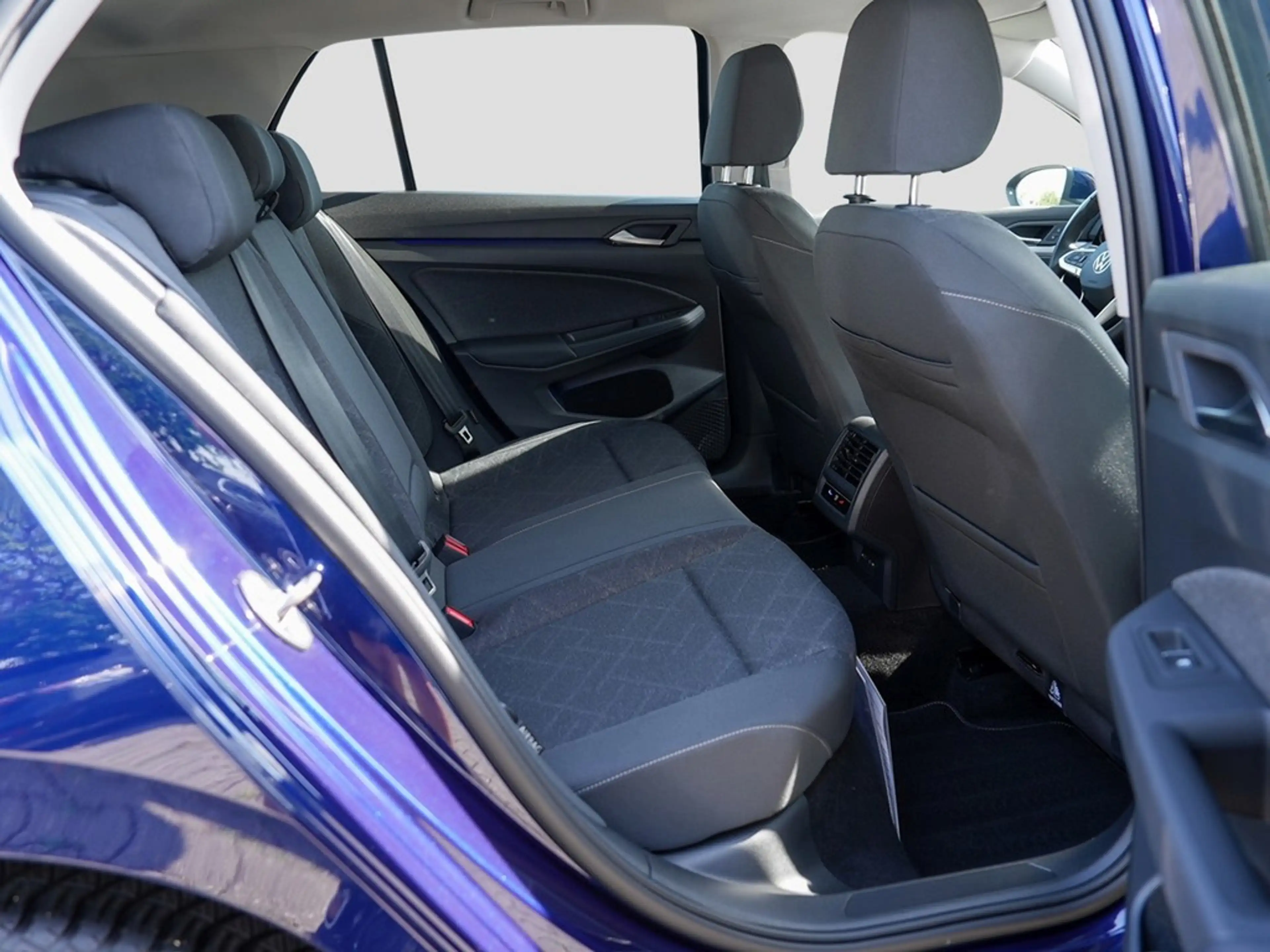 Volkswagen Golf 2.0 TDI DSG Life *LED*Navi*Kamera*ACC*App-Con*T... — photo 10