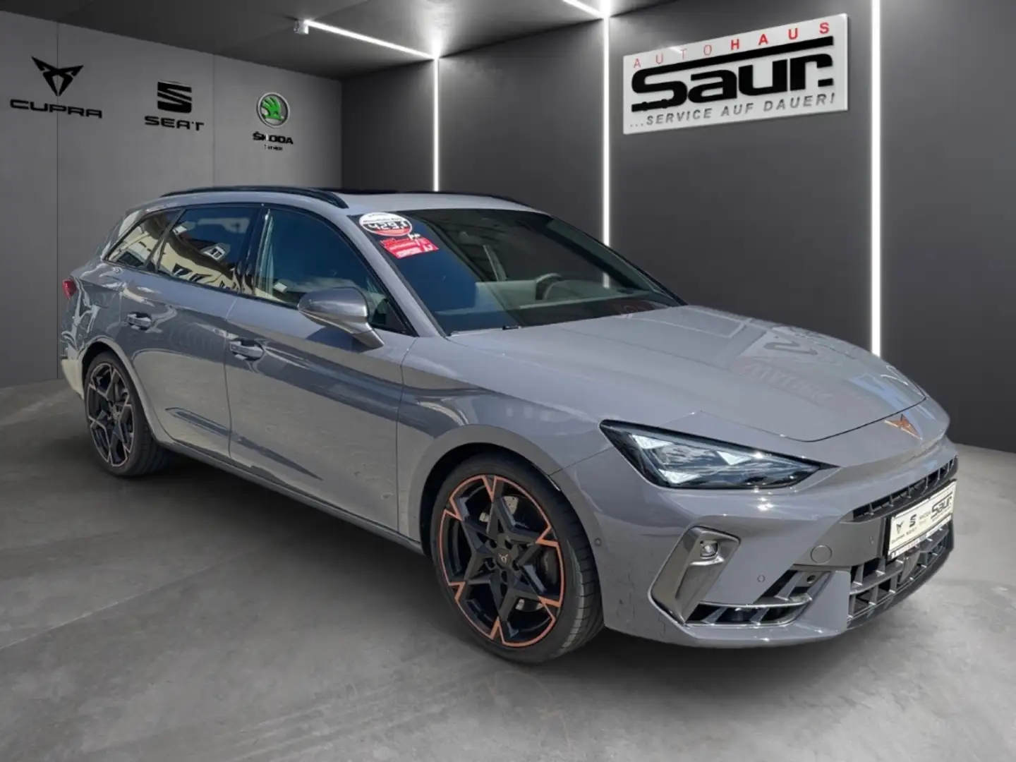 CUPRA Leon Sportstourer VZ 2.0 TSI 4Drive DSG AHK PANORAMA SE Grijs - 2
