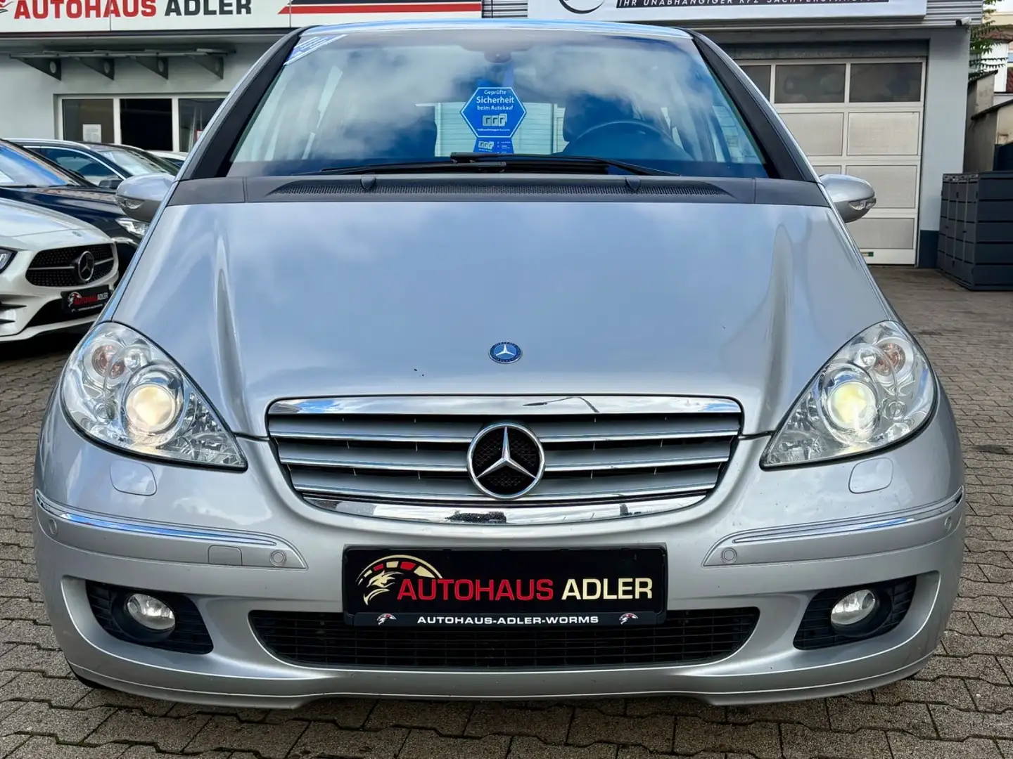 Mercedes-Benz A 170 Elegan*AUTOM*2HD*PDC*AHK*XEN*KLIMA*5-TÜRER Silber - 2