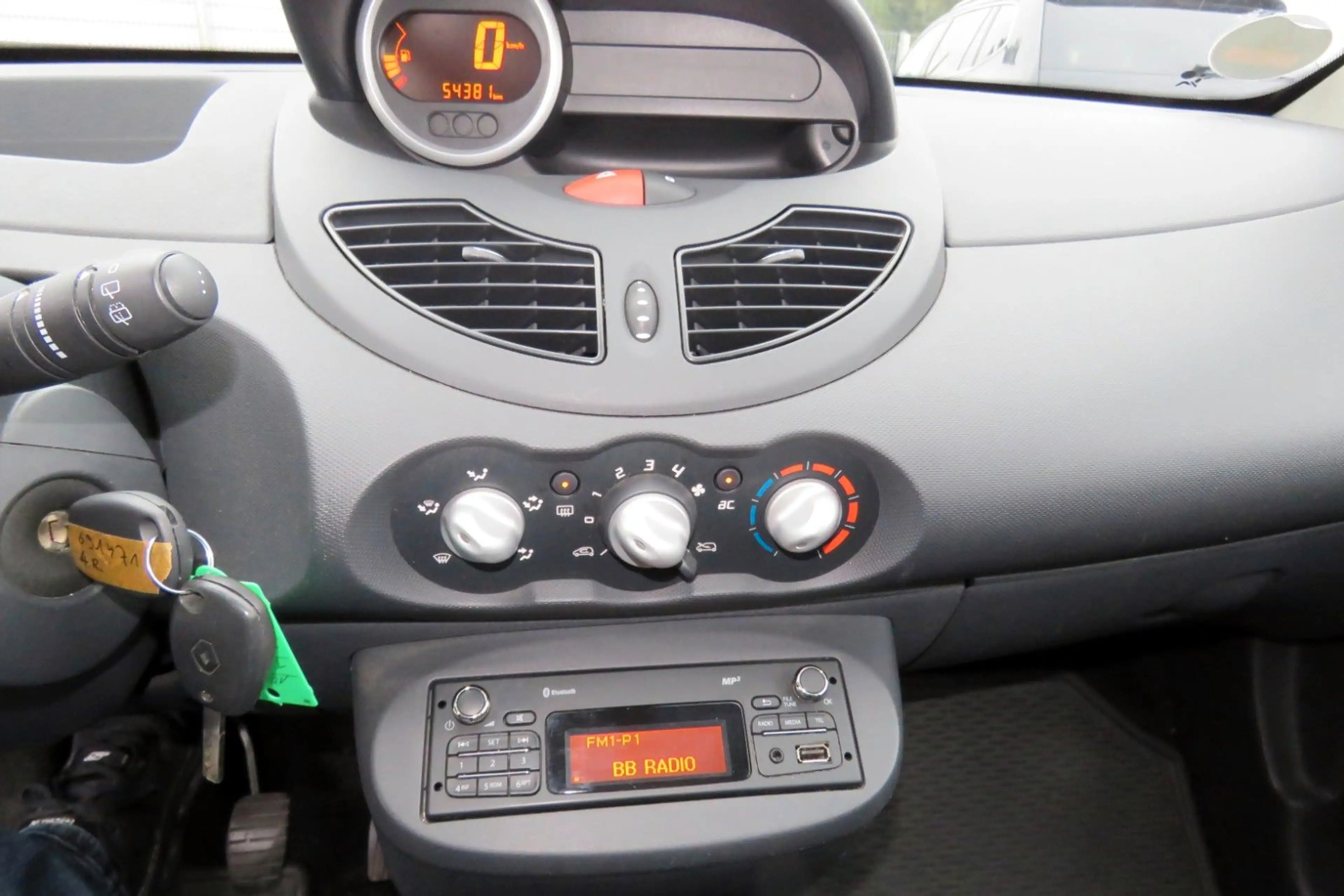Renault Twingo Expression Klima erst 54 Tkm !!! — photo 13