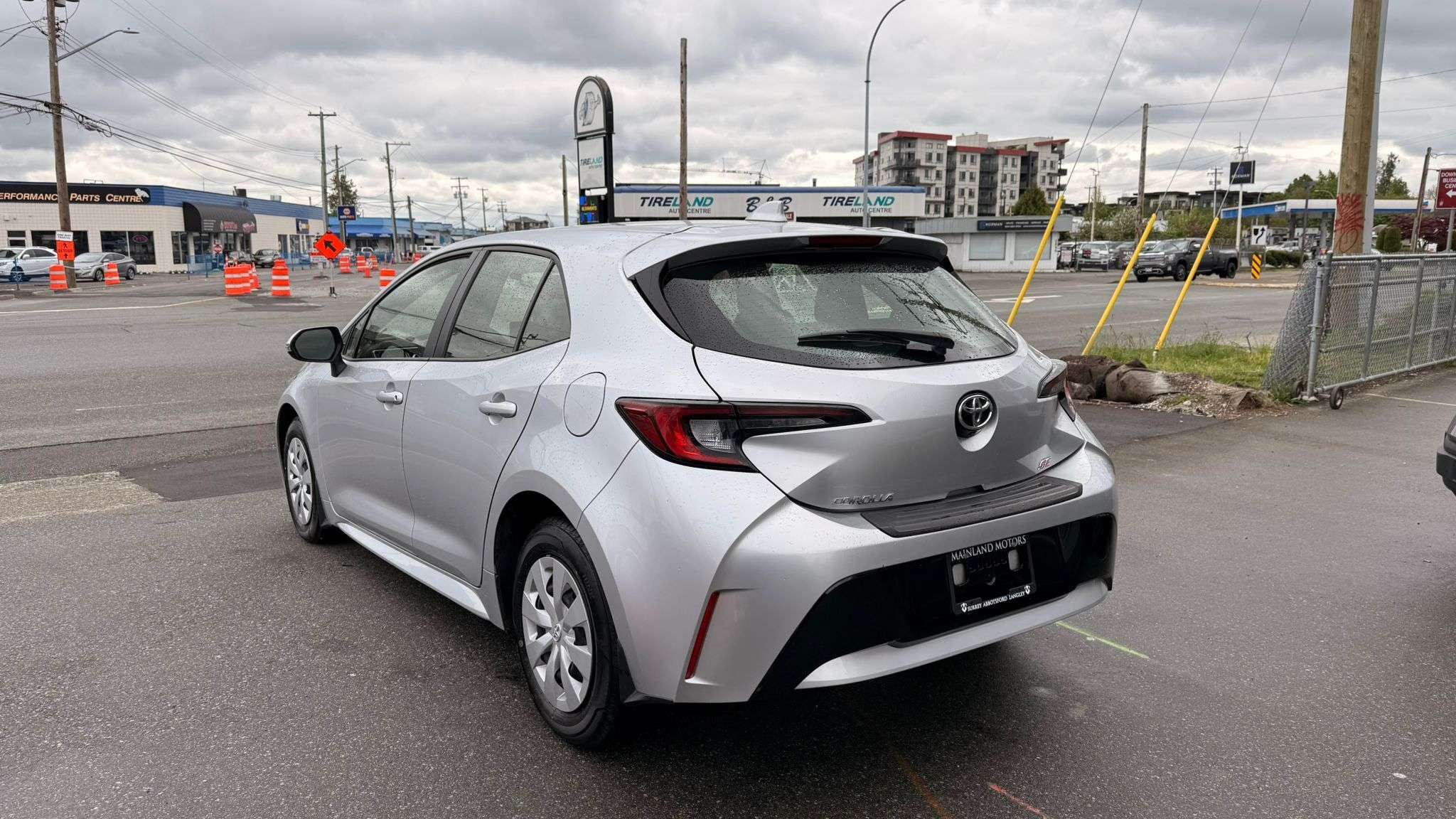 2025 Toyota Corolla 5-Door — view 6