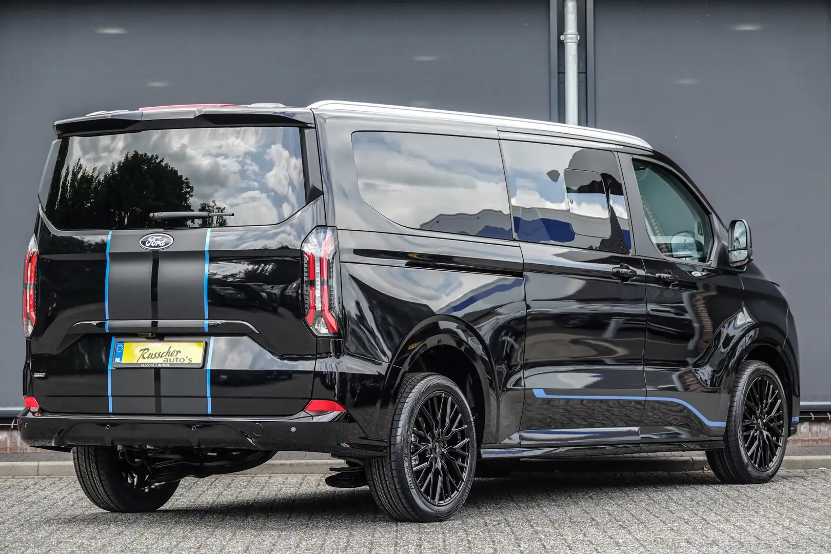 Ford Tourneo Custom L2H1 2.5 PHEV 233Pk Aut. | Sport | Plug In Hybrid Zwart - 2