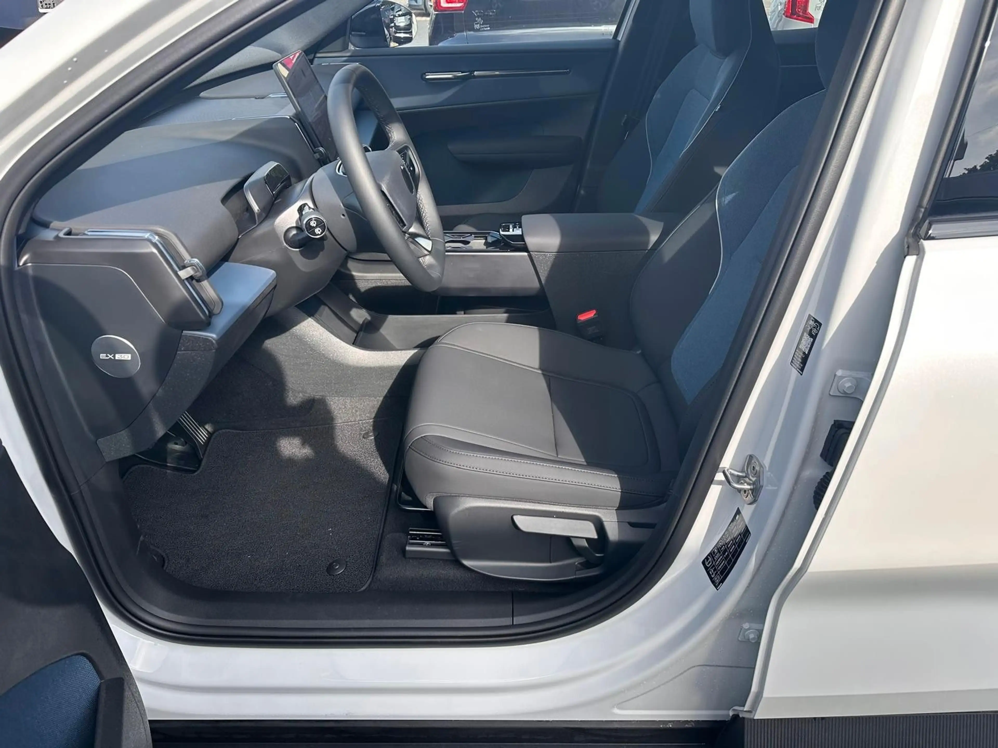 Volvo EX30 RWD Core WP,Kamera,BLIS,ACC,PDC,Sitz+Lenkh. — photo 13