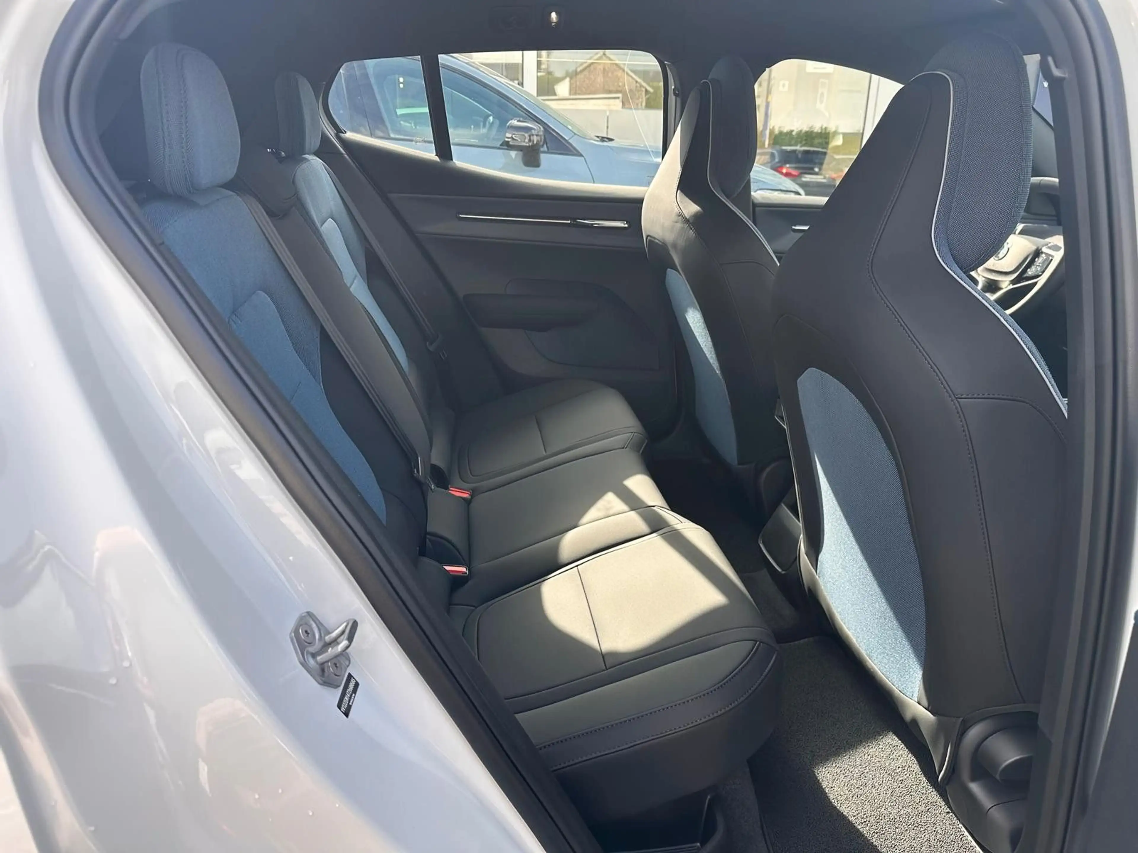 Volvo EX30 RWD Core WP,Kamera,BLIS,ACC,PDC,Sitz+Lenkh. — photo 15