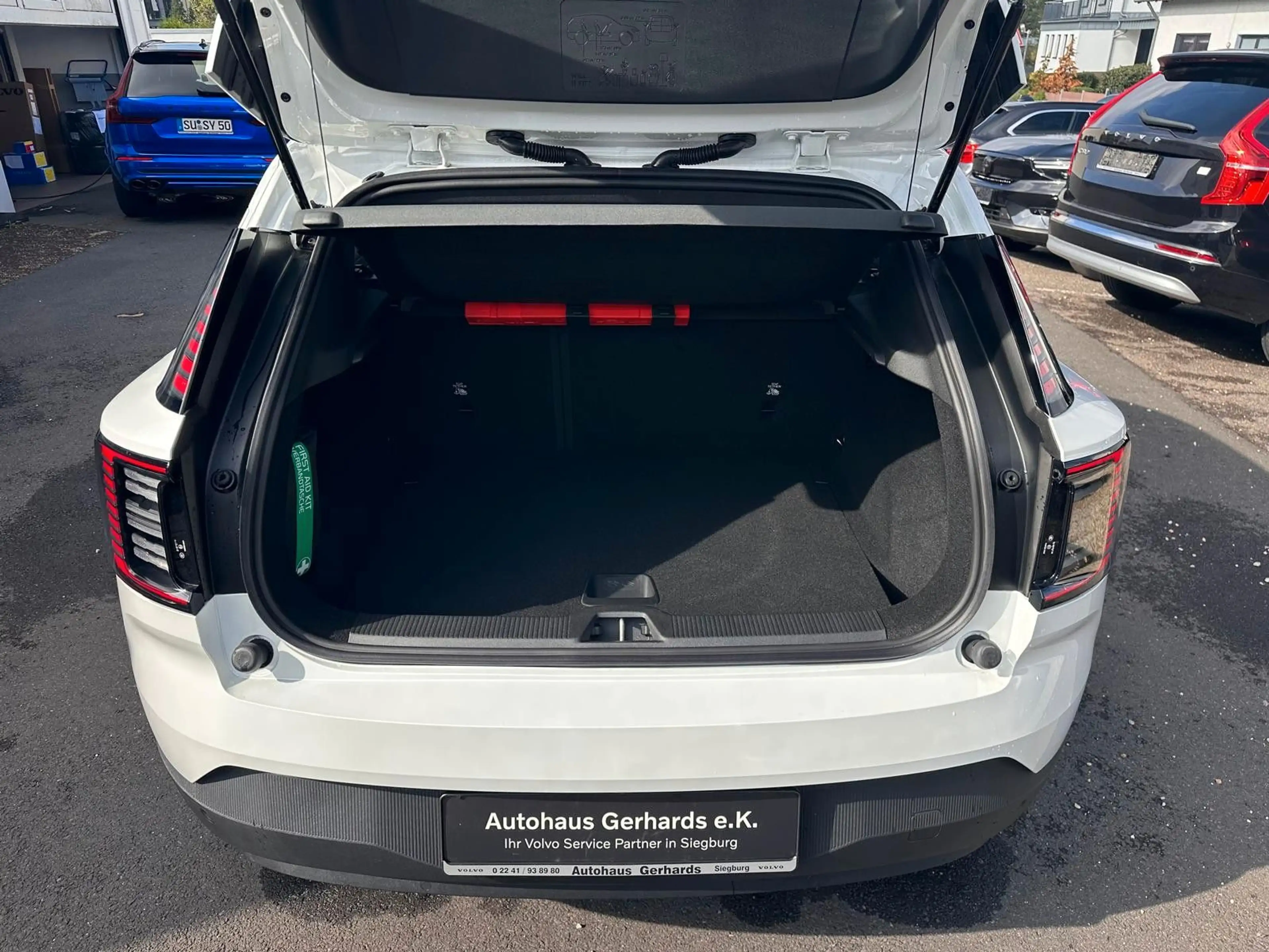Volvo EX30 RWD Core WP,Kamera,BLIS,ACC,PDC,Sitz+Lenkh. — photo 8
