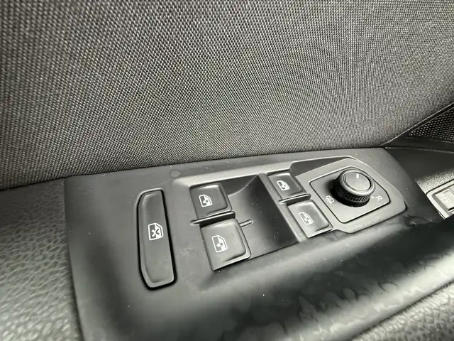 Volkswagen Passat view 9