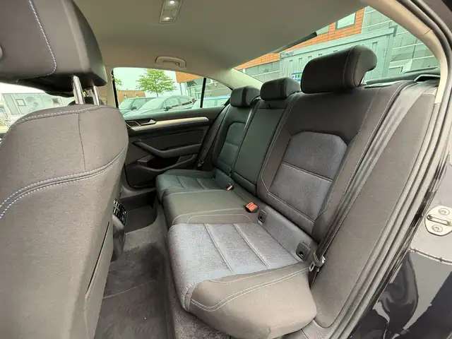 Volkswagen Passat view 7