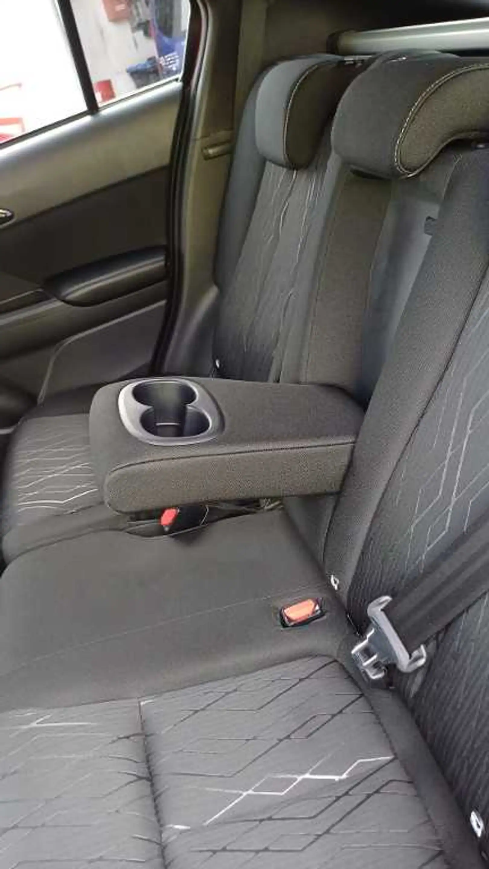 Mitsubishi Eclipse Cross Diamant+ 1.5 T-MIVEC CVT AT — photo 15