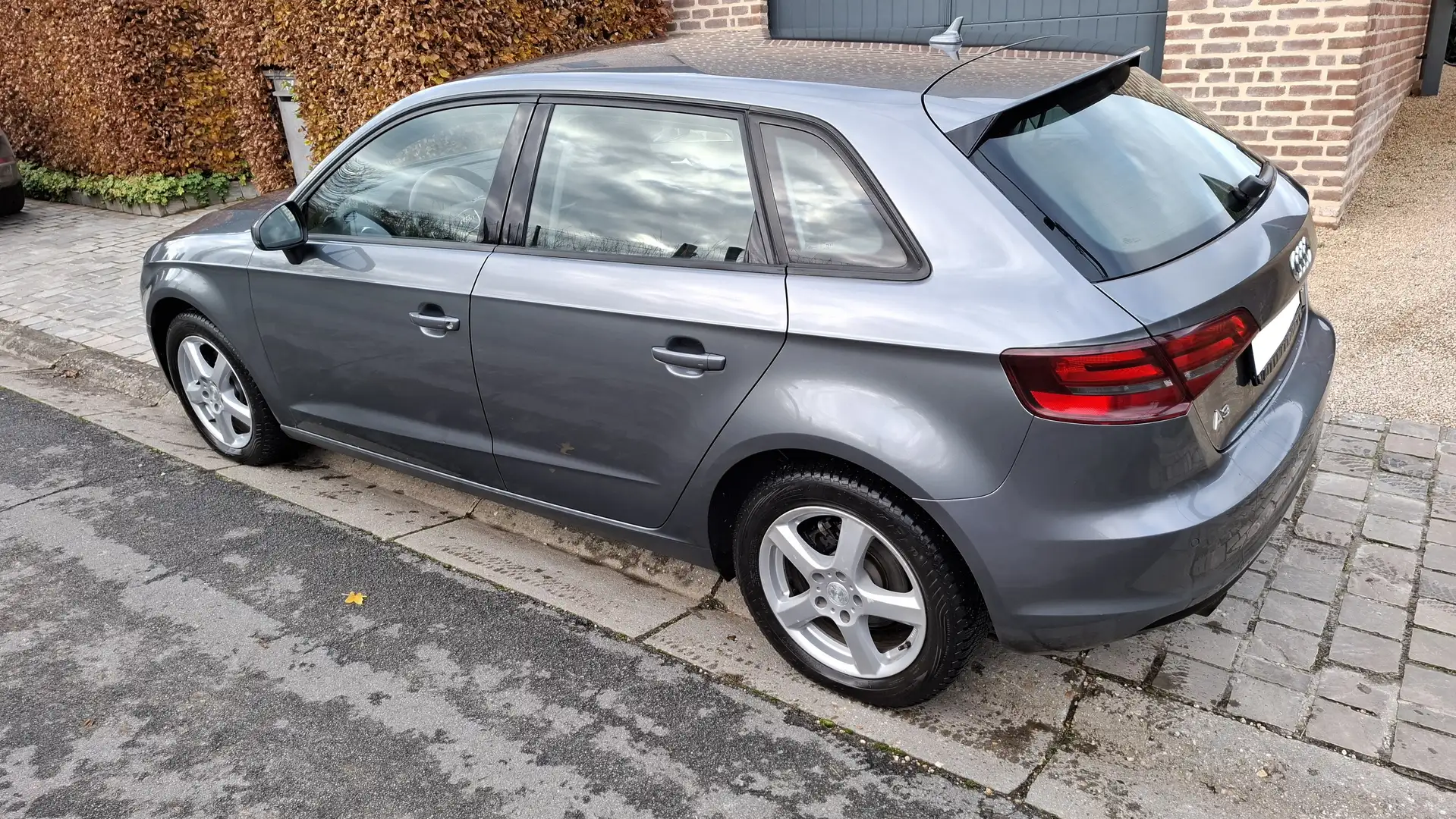 Audi A3 A3 Sportback 1.2 TFSI Attraction Gris - 1