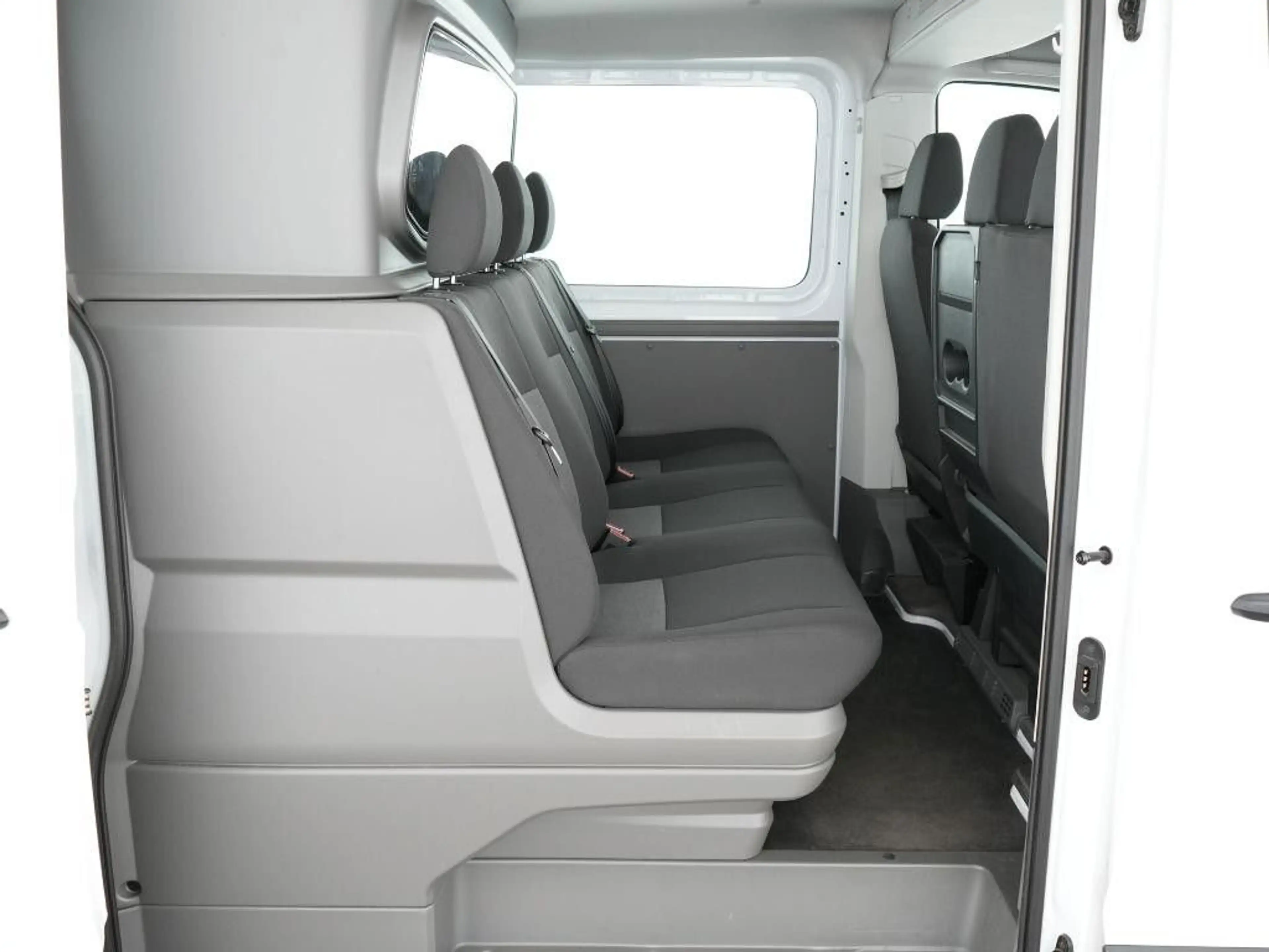 Volkswagen Crafter Kasten PLUS 35 MR FWD AHK PDC Klimaauto. — photo 7
