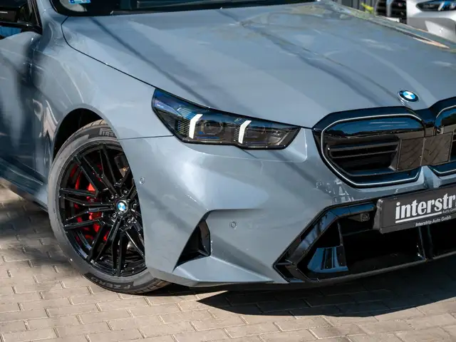 BMW M5 view 7