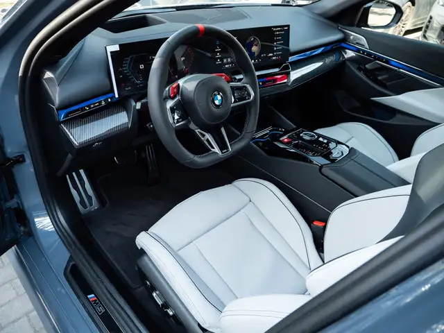 BMW M5 view 14