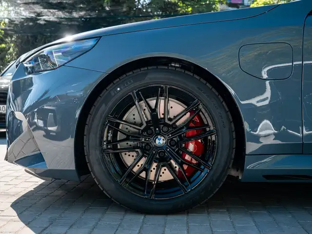 BMW M5 view 10