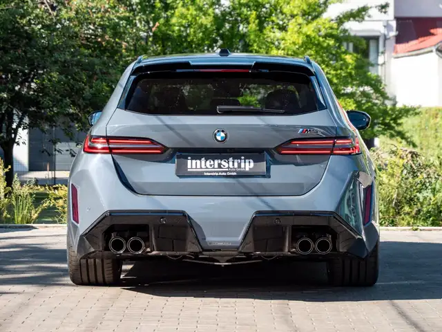 BMW M5 view 5
