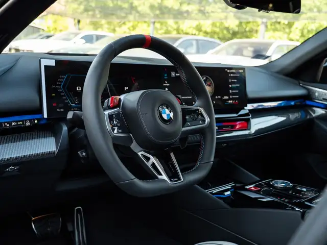 BMW M5 view 15