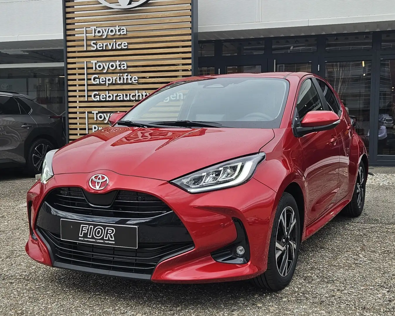 Toyota Yaris Hybrid Active Drive Rot - 1