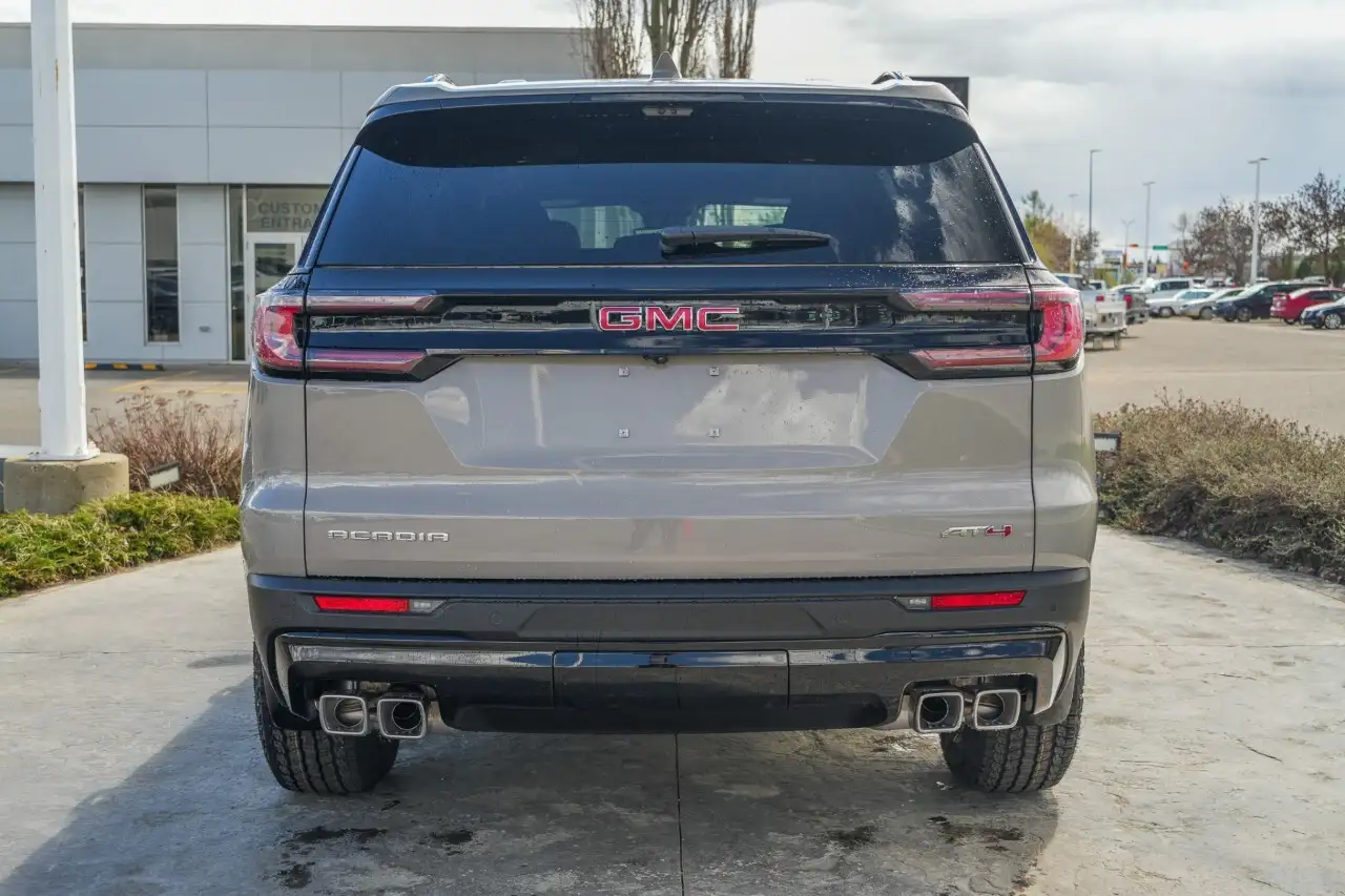 GMC Acadia снимка GMC Acadia