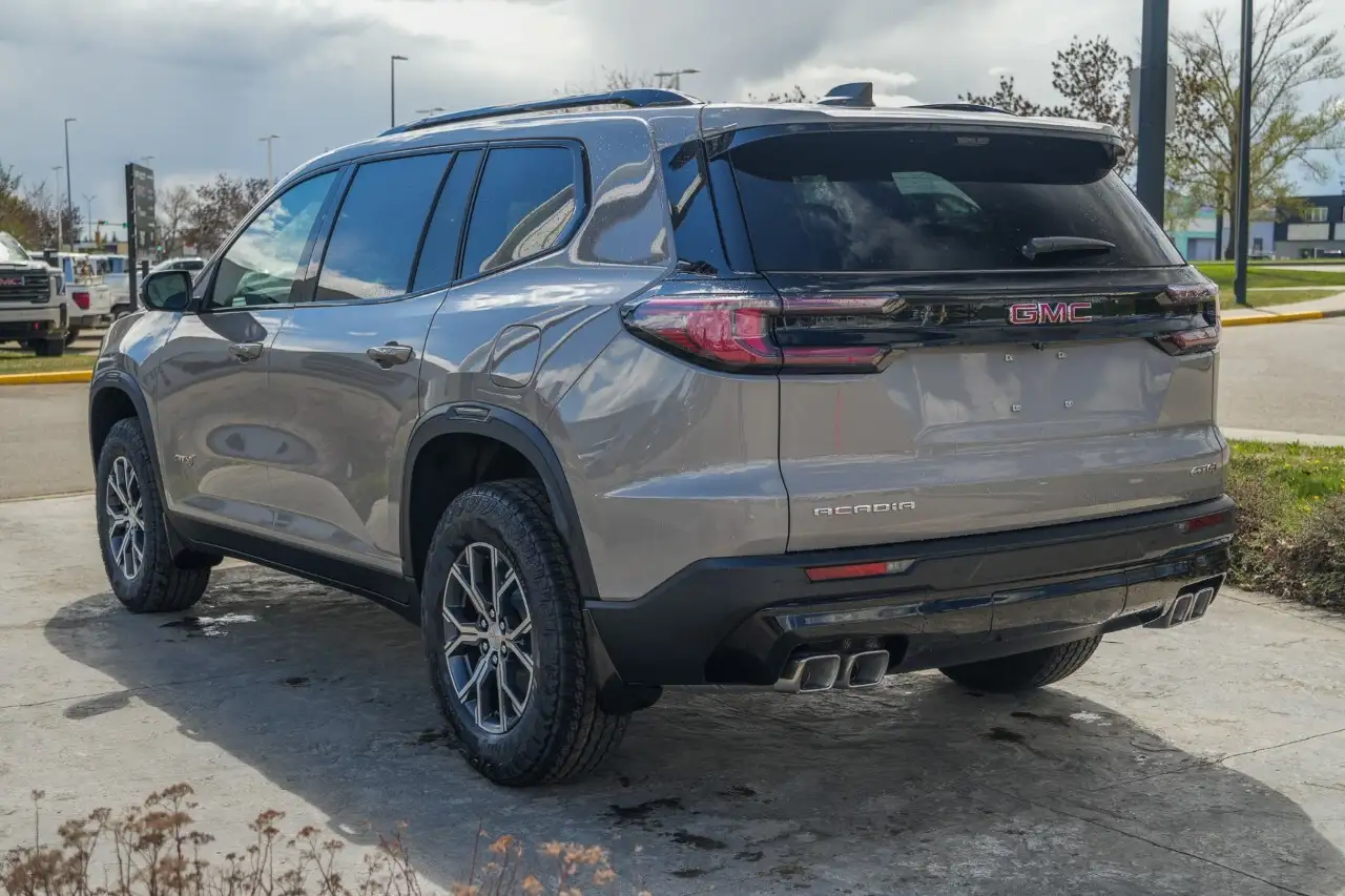 GMC Acadia снимка GMC Acadia