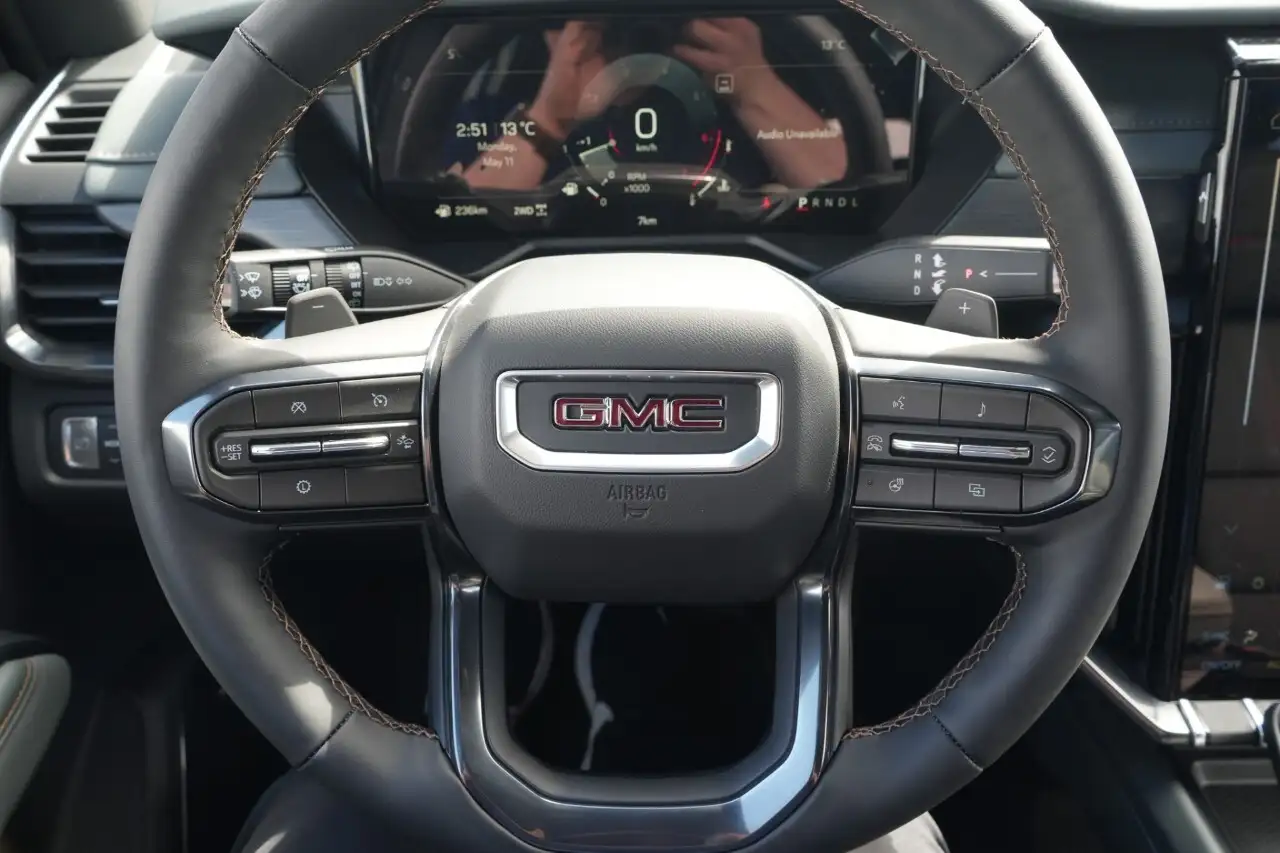 GMC Acadia снимка GMC Acadia