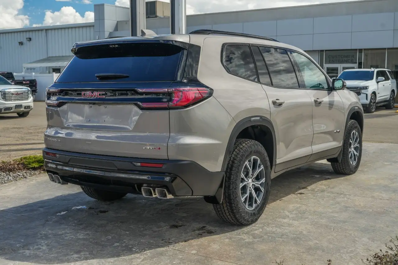 GMC Acadia снимка GMC Acadia