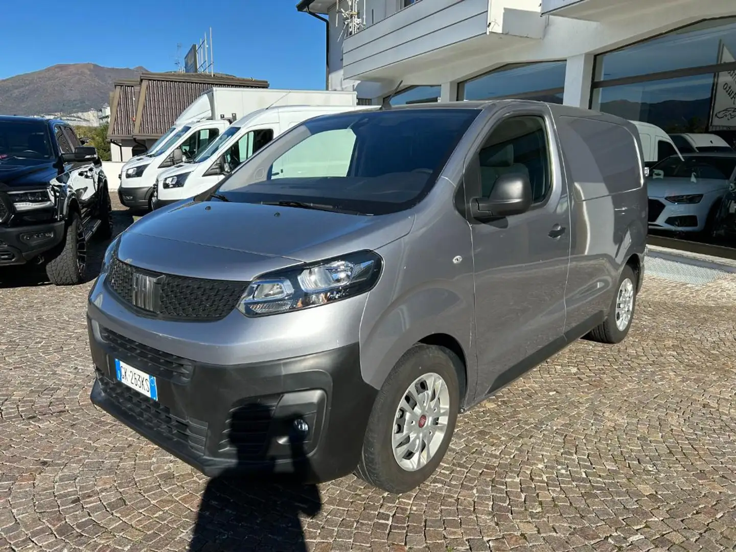 Fiat Scudo 1.5 BlueHDi 120 CV PC-TN Furgone Lounge Argent - 2