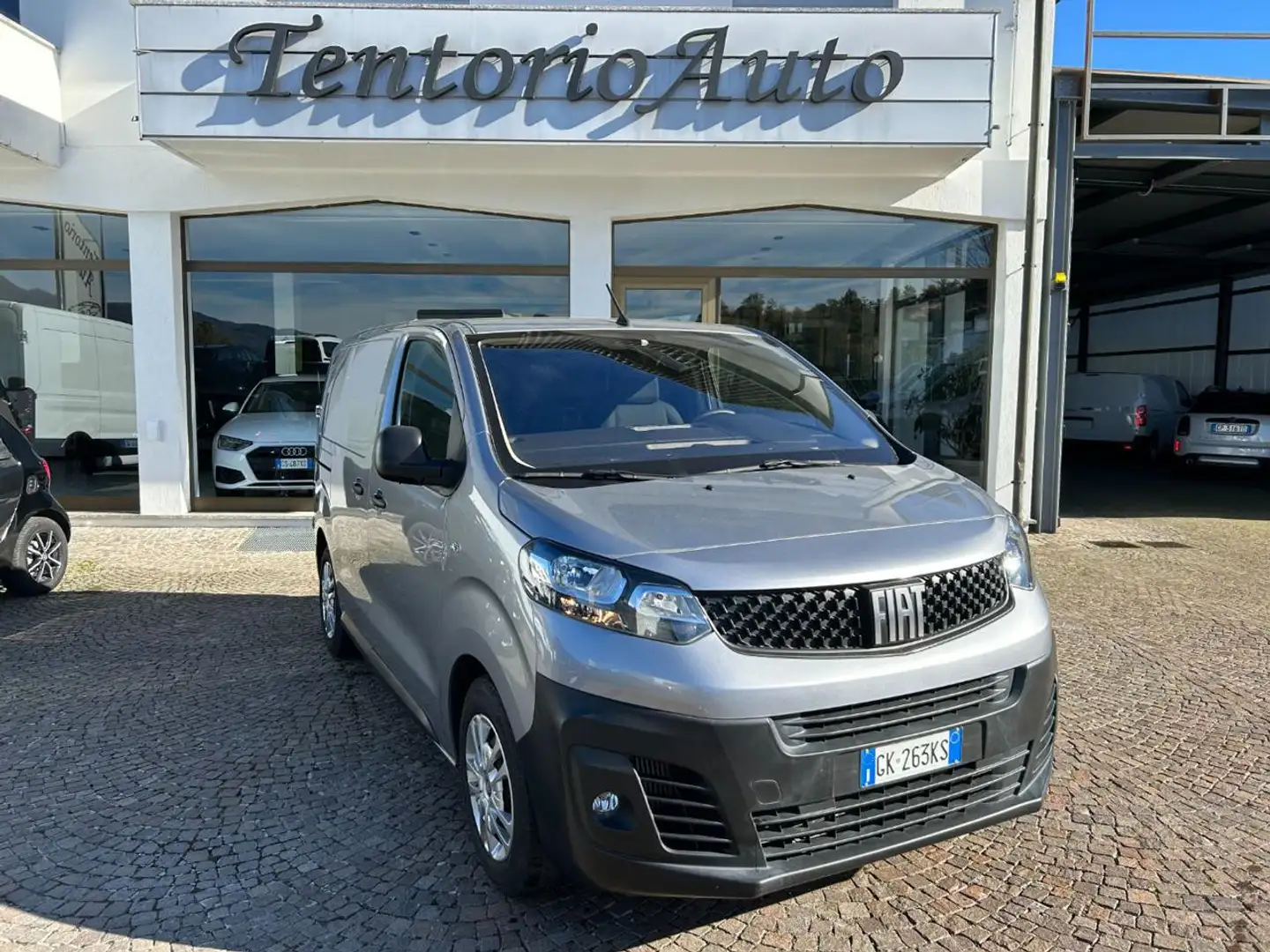 Fiat Scudo 1.5 BlueHDi 120 CV PC-TN Furgone Lounge Argent - 1