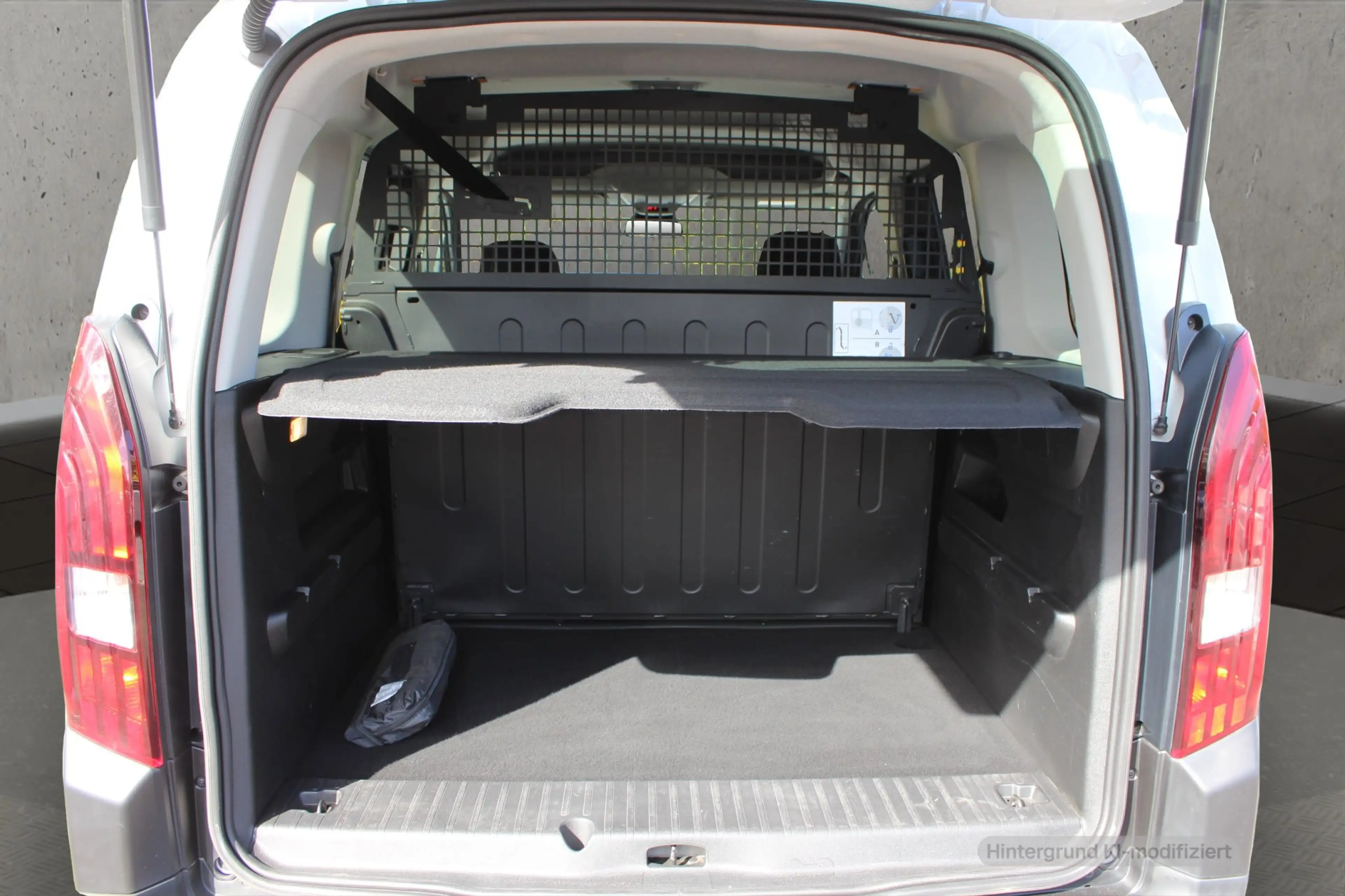 Peugeot Rifter BlueHDi 100 Allure L1 — photo 10