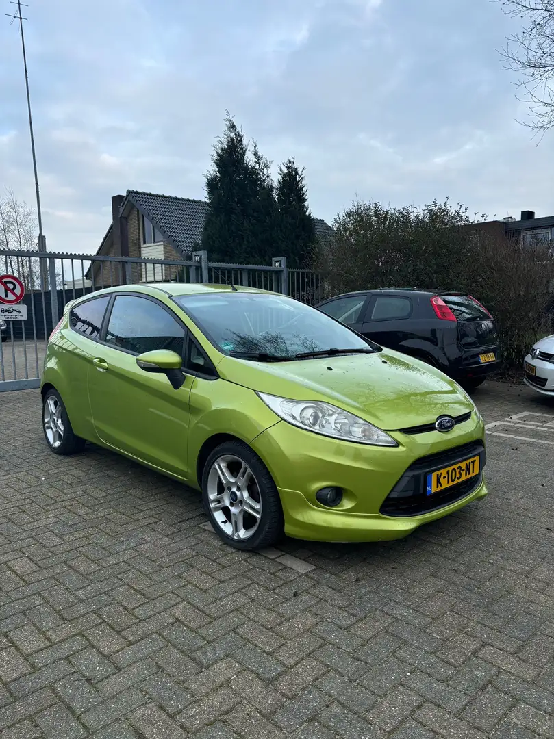 Ford Fiesta 1.4 Ghia VOLLEDIG ONDERHOUDEN Groen - 2