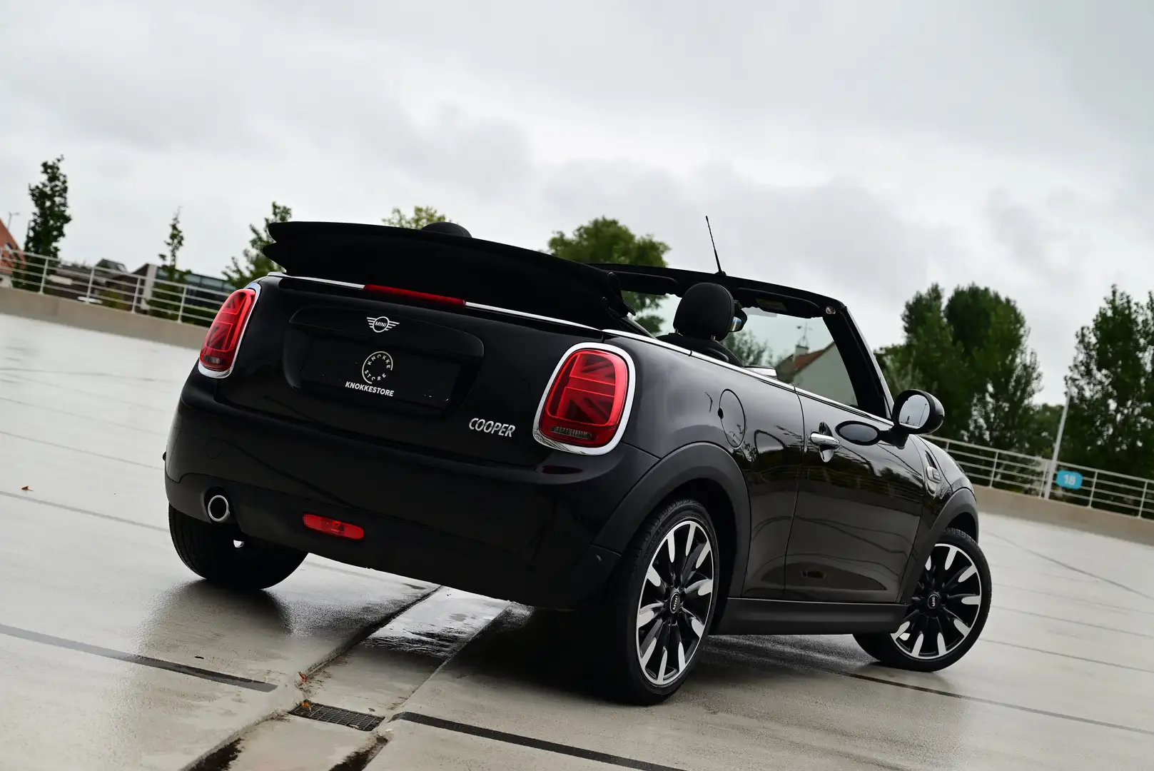 MINI Cooper Cabrio AUT / LED / NAVI / CRUISE / PDC / REMOTE SERVICES Schwarz - 2