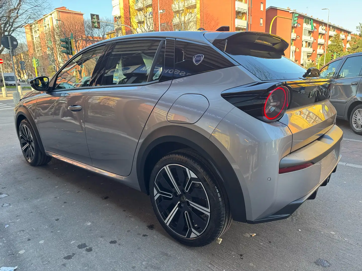 Lancia Ypsilon 1.2 mhev e-dct Gris - 2