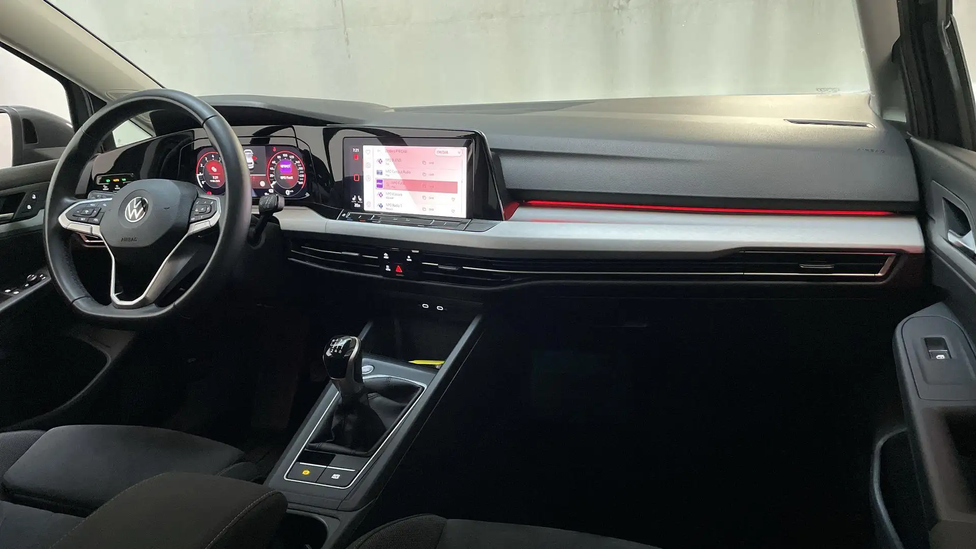 Volkswagen Golf 1.5 TSI Life Business Alcantara Virtual Cockpit Sf Grijs - 2