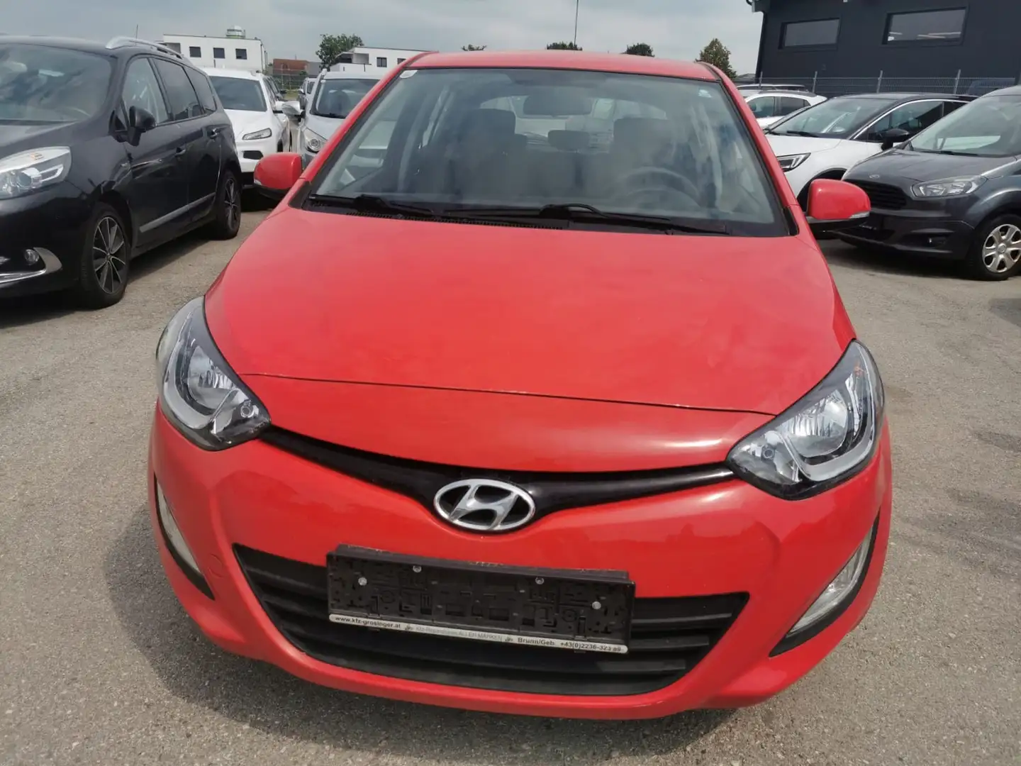Hyundai i20 i20 1.2 Intro Edition Rot - 2