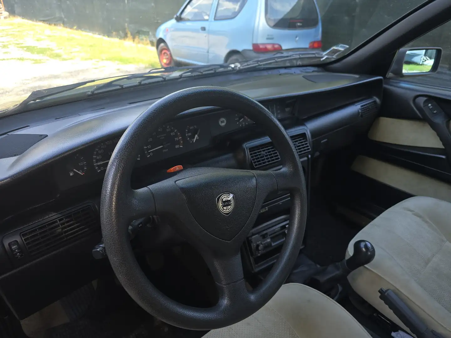 Lancia Delta 1.8 LE - 2