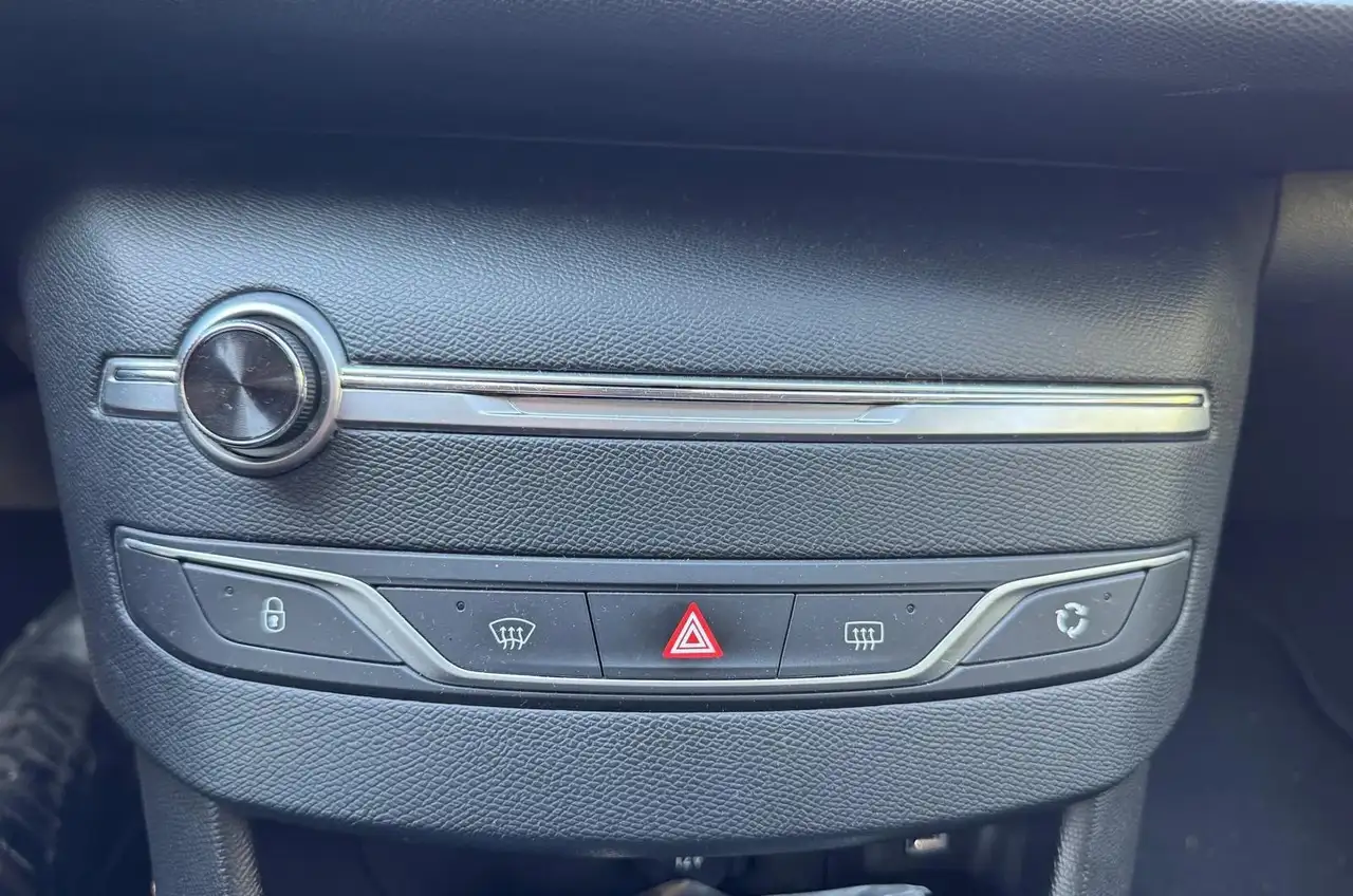 Peugeot 308 308 — photo 25