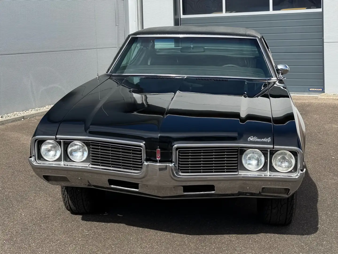 Oldsmobile Cutlass 1969 Supreme aus Michigan Noir - 2