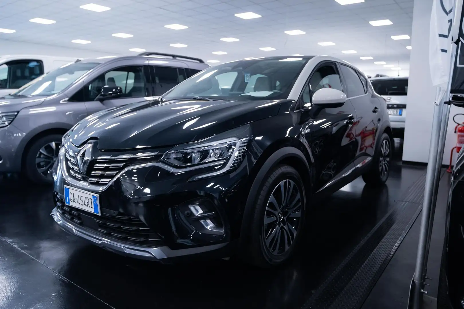 Renault Captur 1.5 blue dci Initiale Paris 115cv - 1