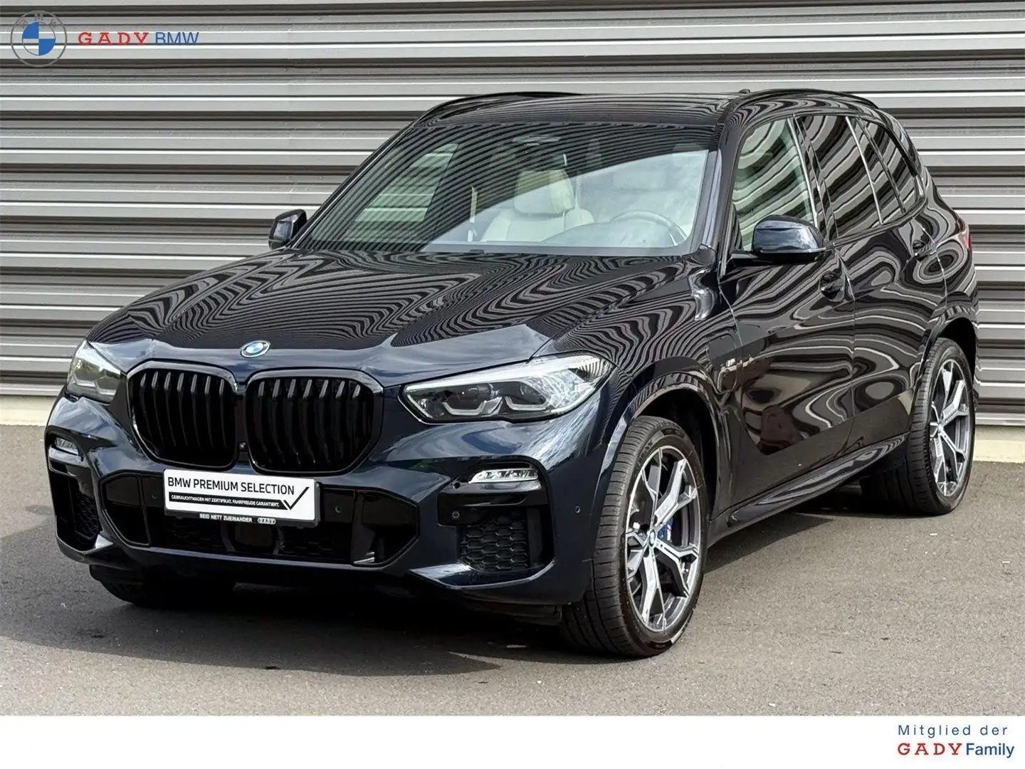 BMW X5 xDrive45e Noir - 1